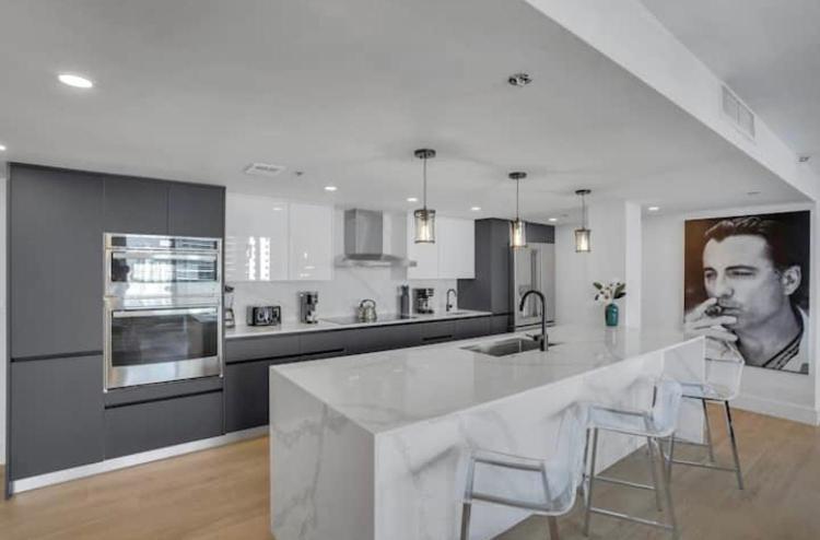 Polos Apartment *