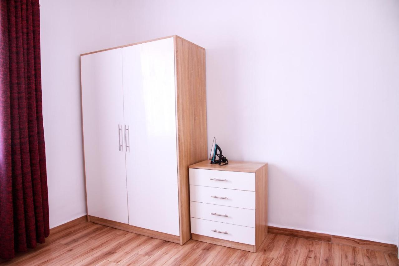 Apartment Cozy Two-br In Tatu