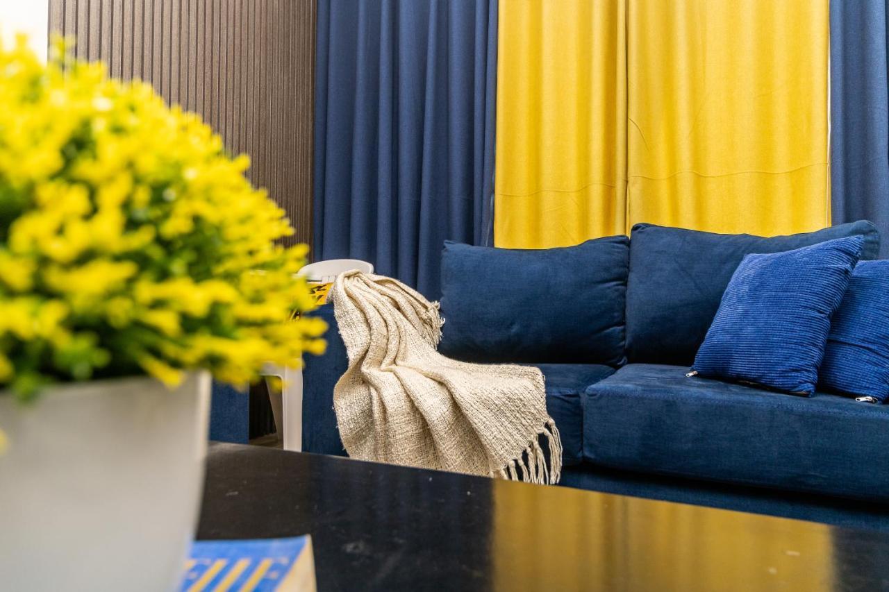 Azuri Homes & Apartment *