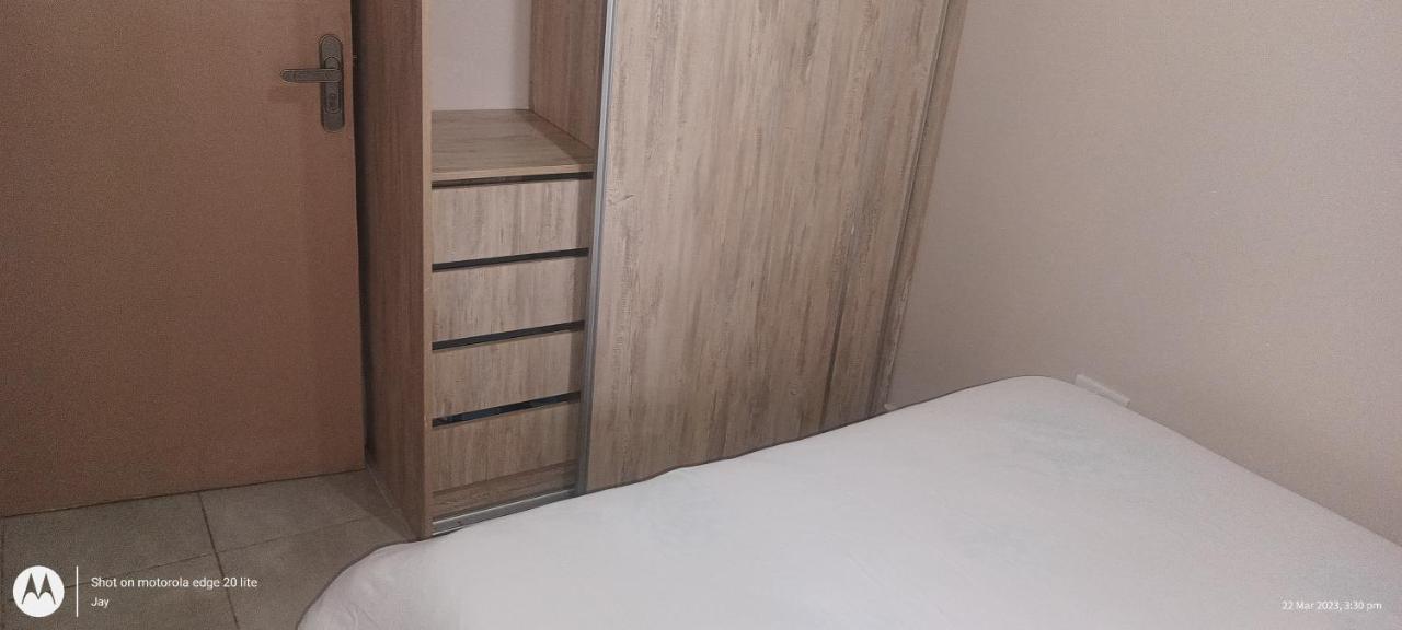 Oak South Apartment