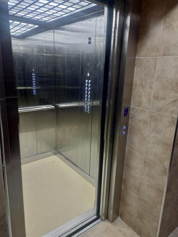 Oak South Apartment *