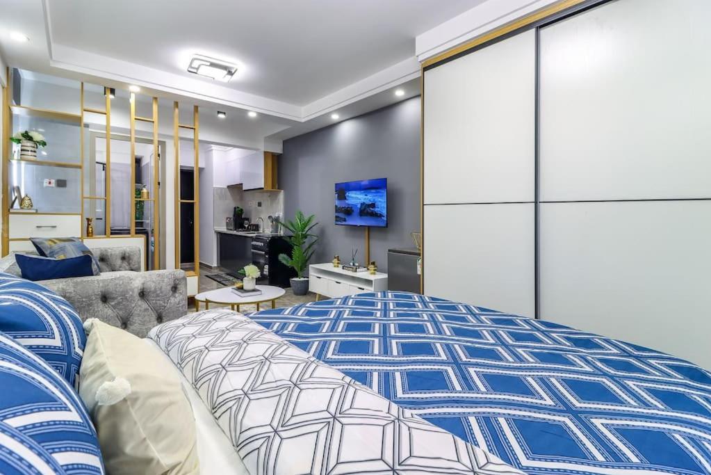 Lovely Amazing Furnished Cozy Within Apartment *