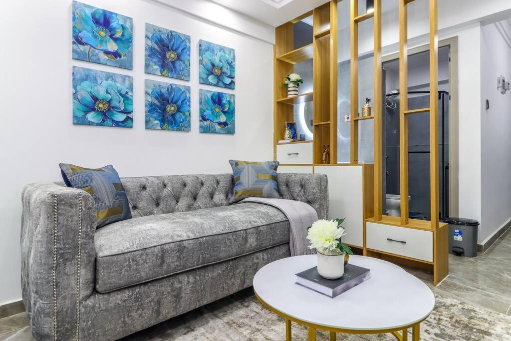 Lovely Amazing Furnished Cozy Within Apartment *