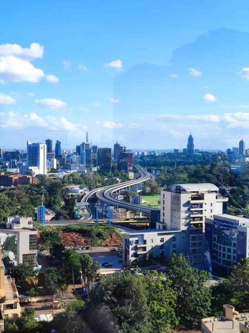 Elite 1 Bedroom Westlands With Views, Gym &pool Apartment