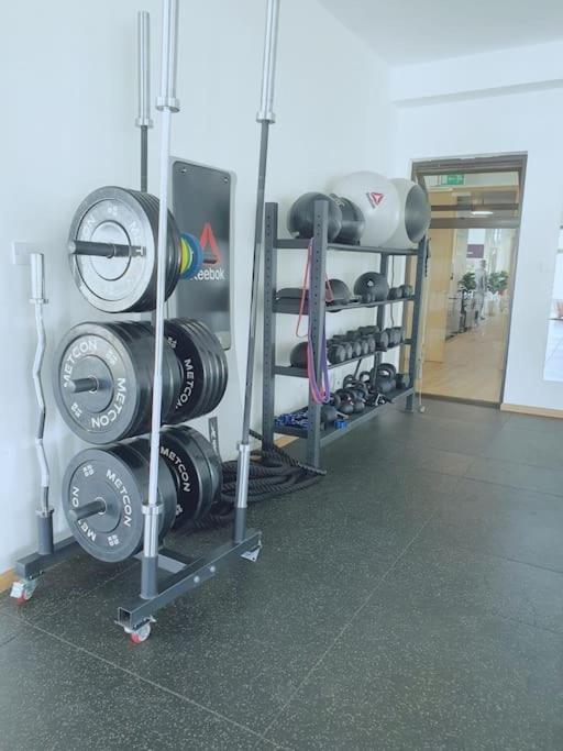 Armonia 2 Bdrm Apt/gym/poolview/wi-fi/netflix *