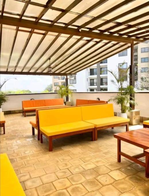 Armonia 2 Bdrm Apt/gym/poolview/wi-fi/netflix Apartment *
