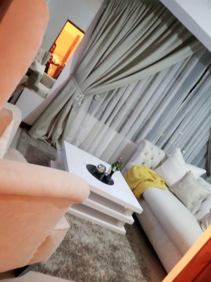Luxury Suites Apartment