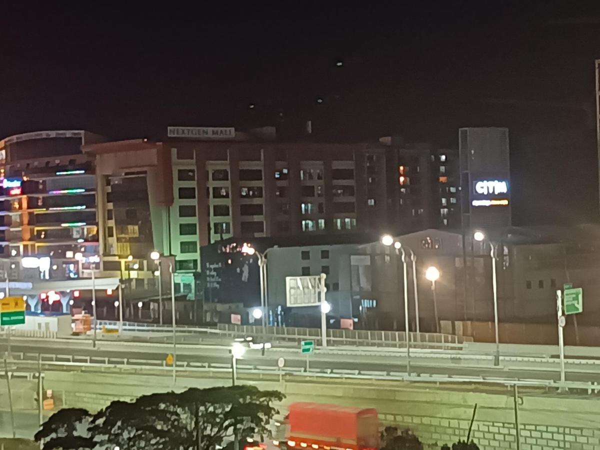 Jj Homes 3 Bedroom @regal Point Apartment *