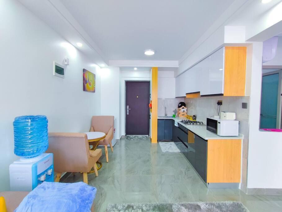 Spacious Stylish Apartment *