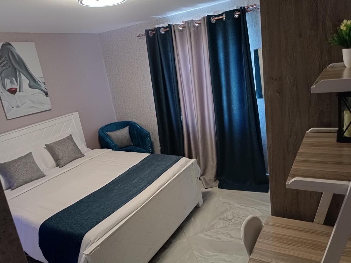 Homestay Airport Homes *