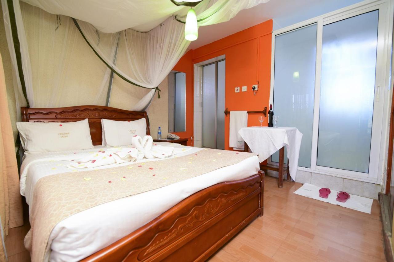 Stedmak Gardens Karen Hotel 3*