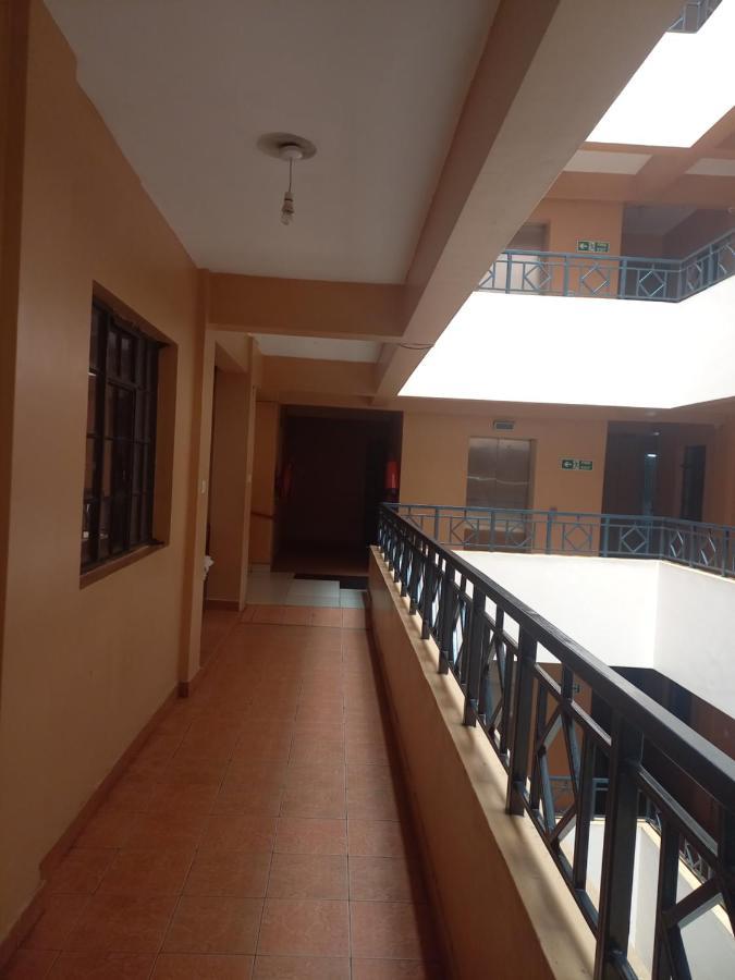Deka * Nairobi