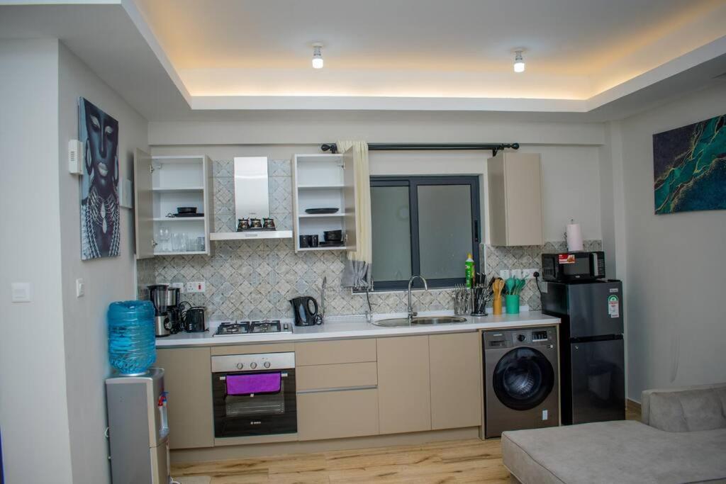 Urban Living 1br In Westlands With Heat Pool, Gym, Workspace & Parking * Nairobi