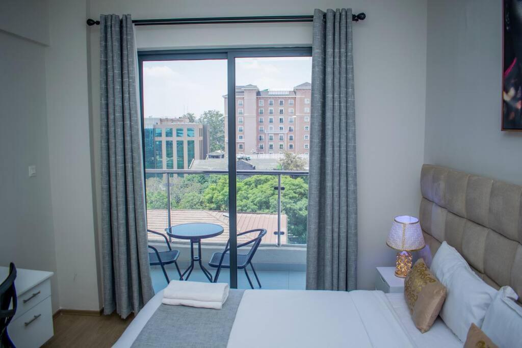 Apartment Urban Living 1br In Westlands With Heat Pool, Gym, Workspace & Parking *