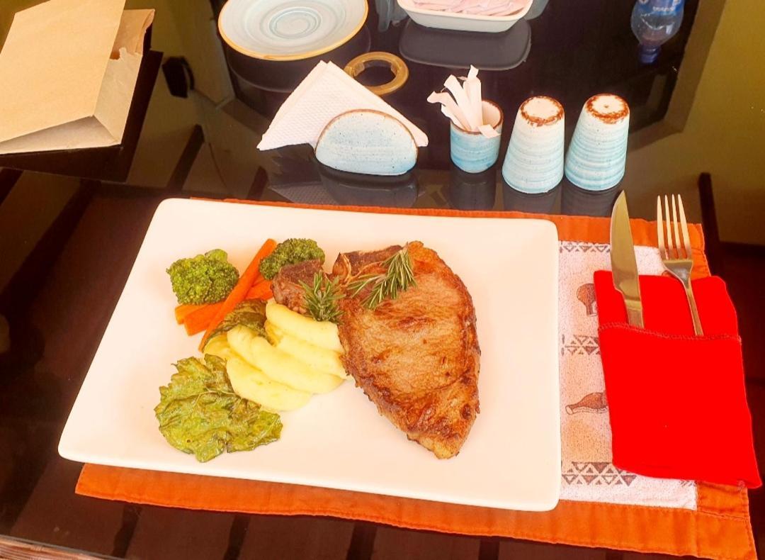 Smothers Suites And Restaurant Nairobi