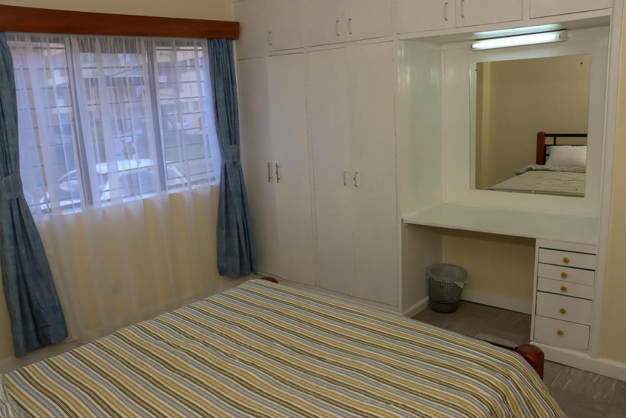 Hazina Estate South B Apartamento *