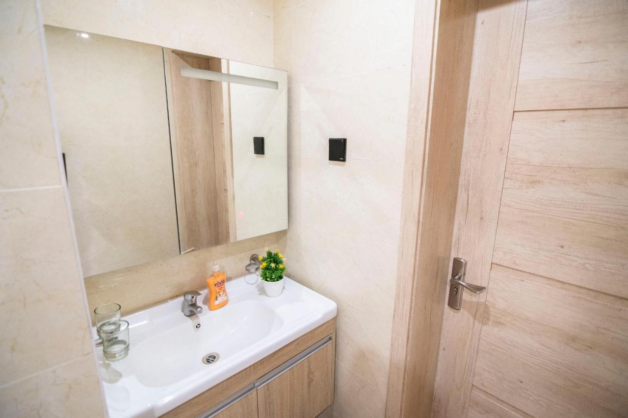 Lavington View Palace Apartment