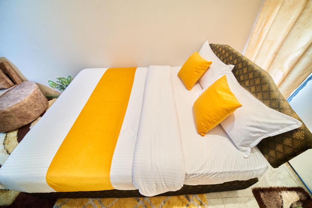 Oneal Urban - Furnished In *