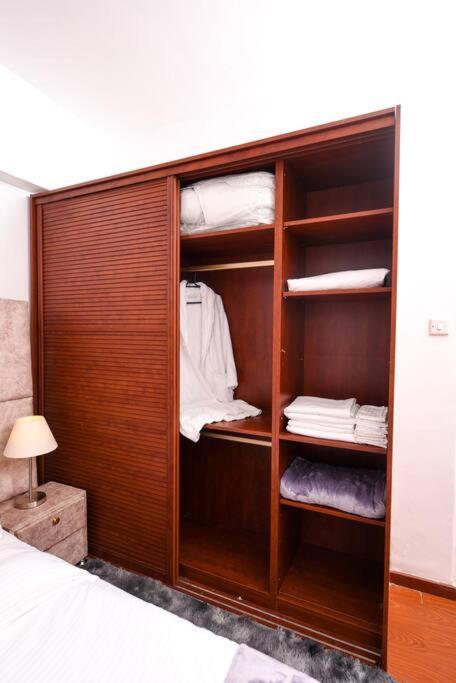 Luxurious-2 Bedroom With A Swimming Pool In Kilimani Apartment *