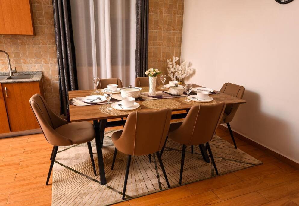 Apartment Luxurious-2 Bedroom With A Swimming Pool In Kilimani Nairobi