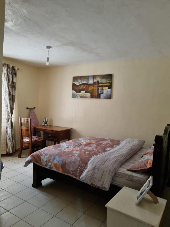 Lux Donholm Family Nairobi