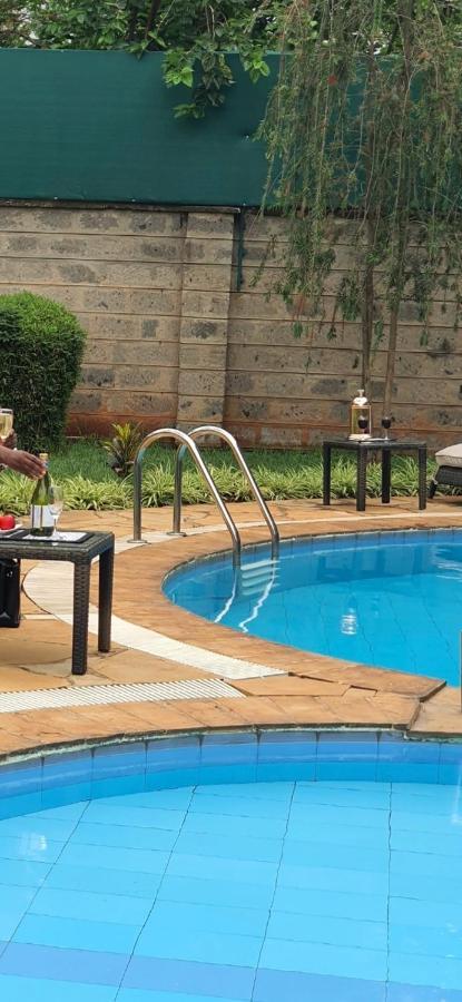Hotel Smothers Suites And Restaurant