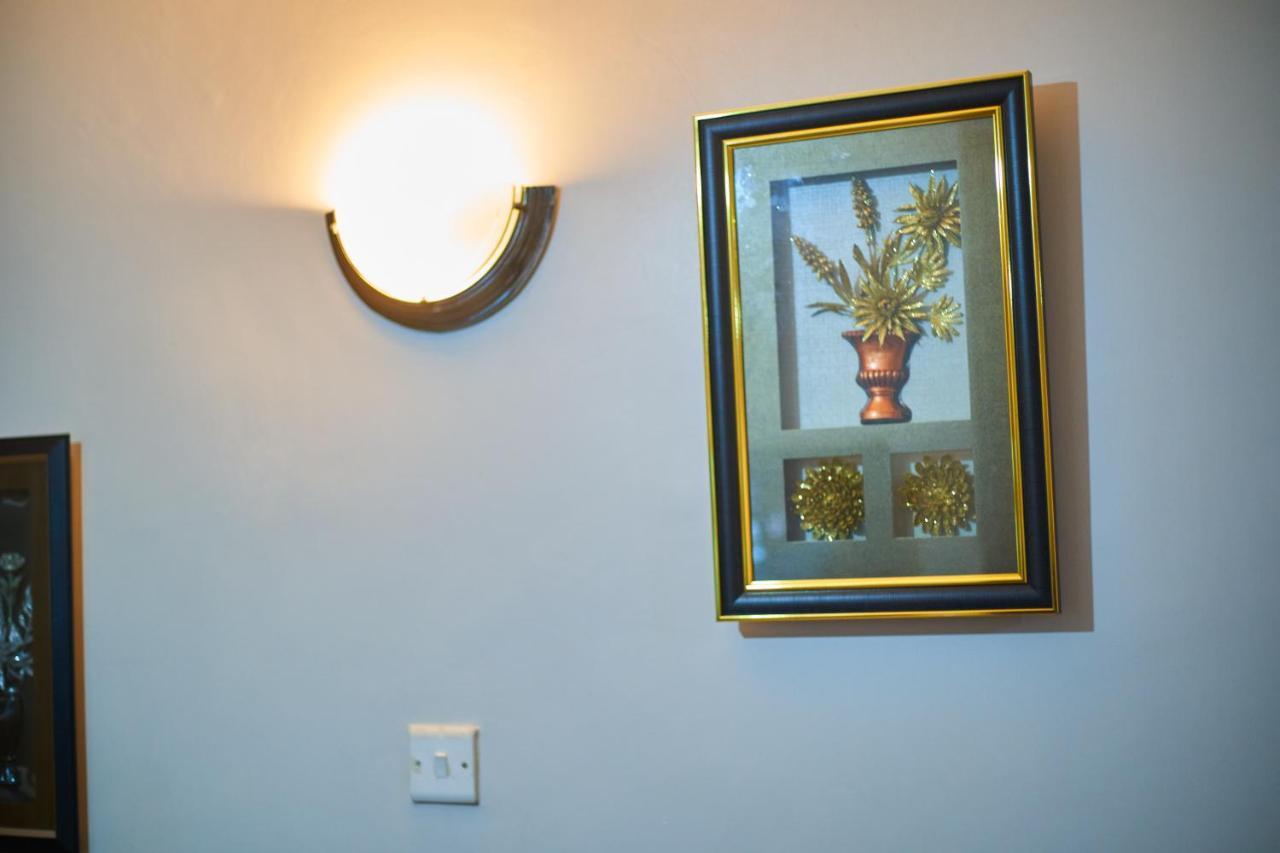 Oneal Urban - Furnished In Apartment