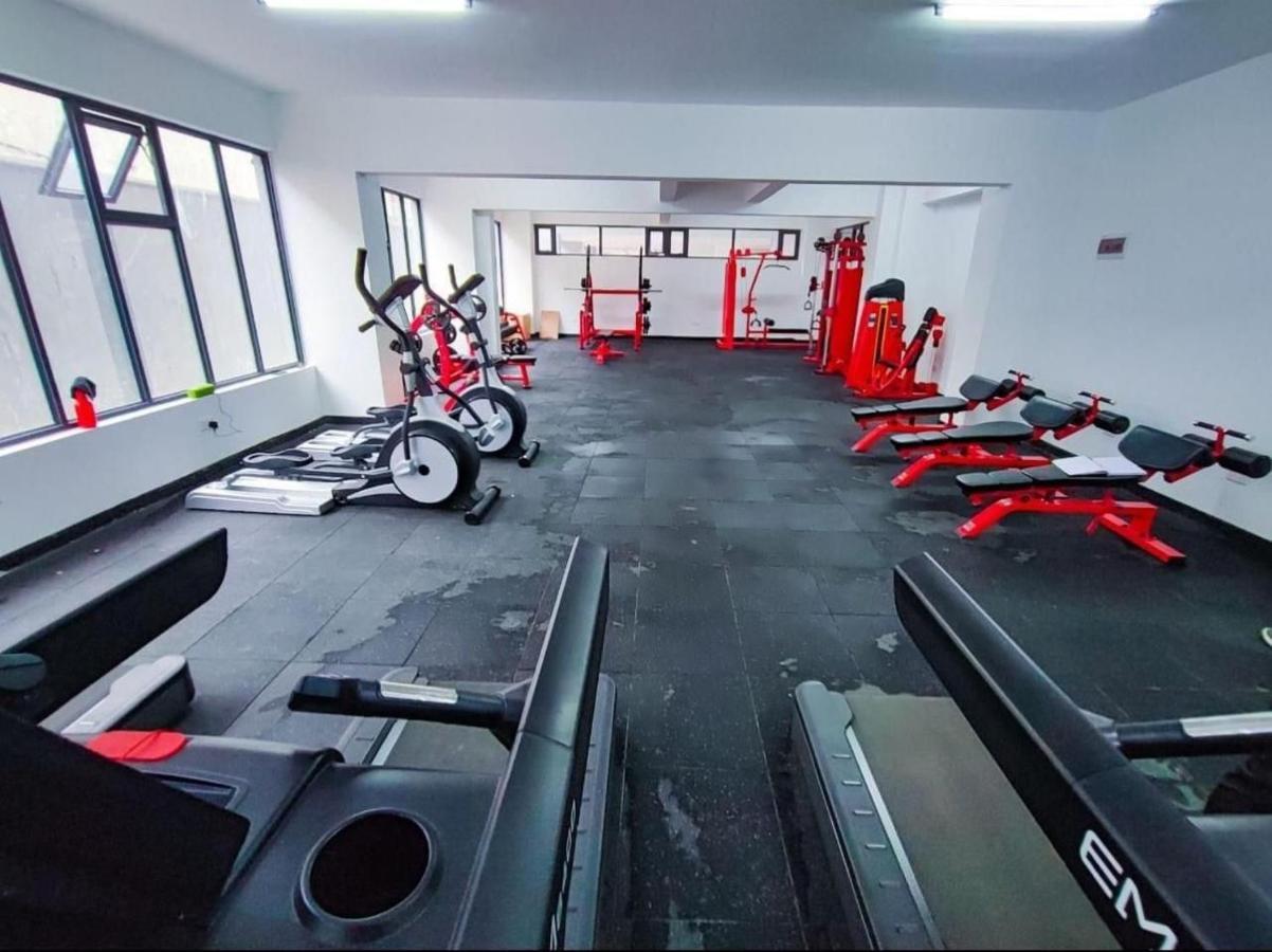 Lux Staroot Kilimani