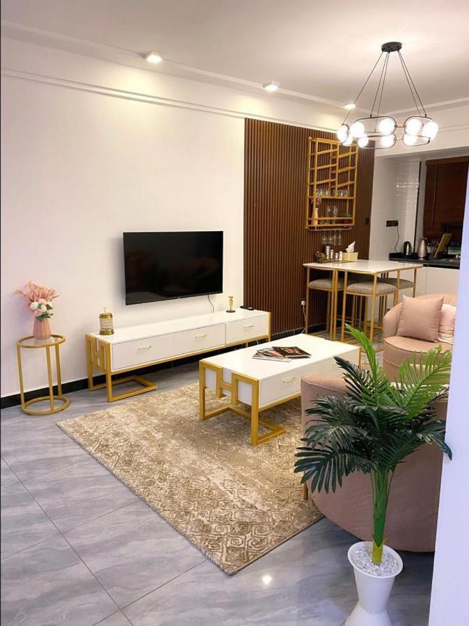 Lux Staroot Kilimani