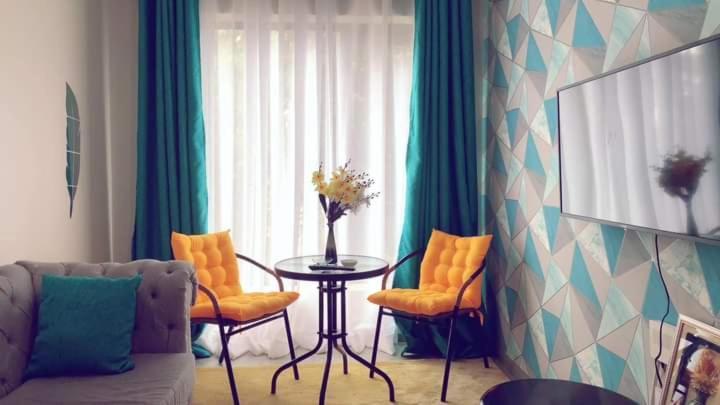 Lux Royal Suburbs *