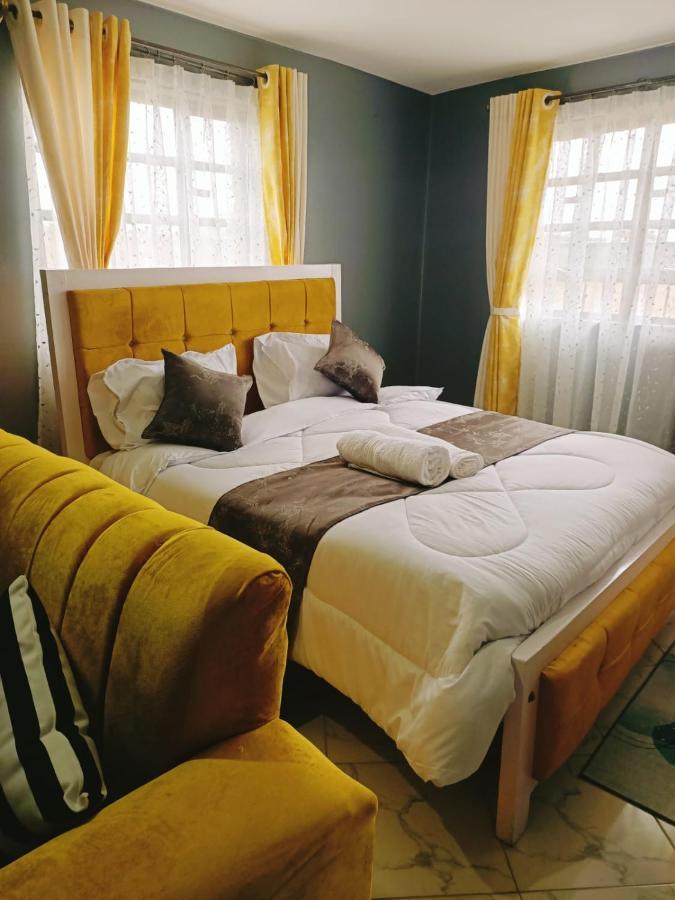 Apartment Royalsuites-utawala
