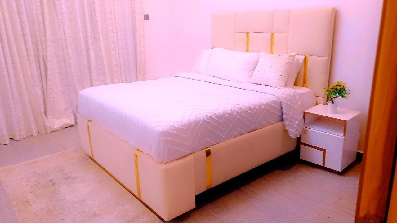 Lux Staroot Kilimani