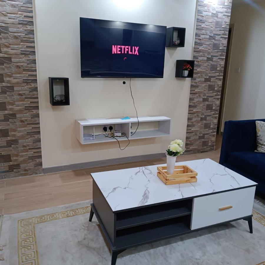 Lux Siaya Park Apartment