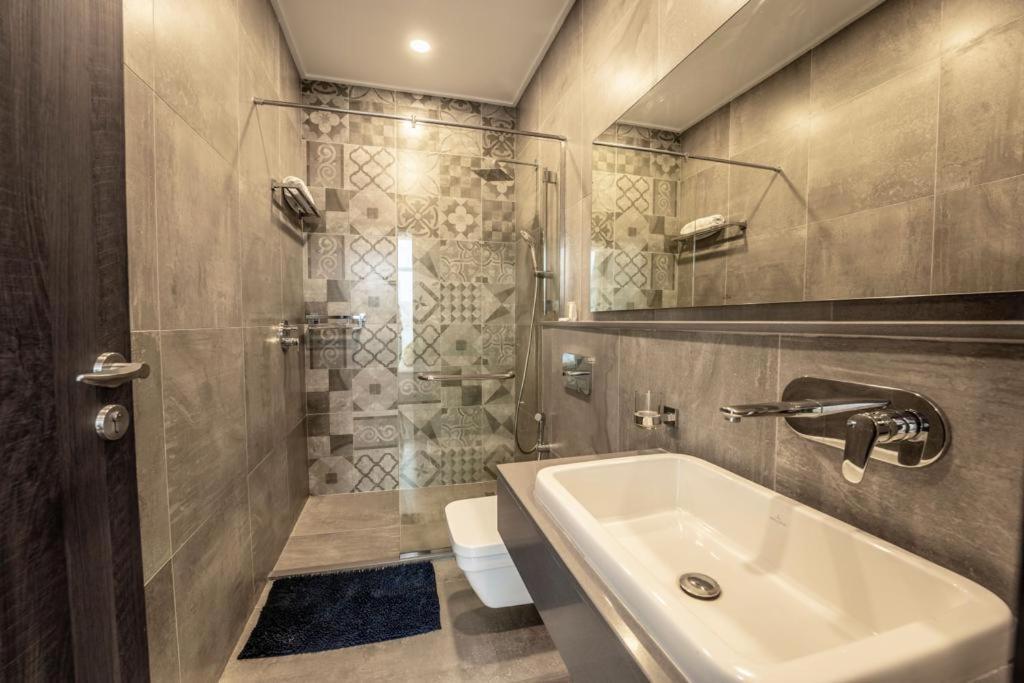 Apartment Skynest 2 Bedroom Next To Movenpick Nairobi