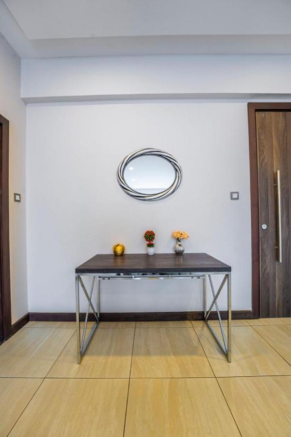 Skynest 2 Bedroom Next To Movenpick Apartment Nairobi