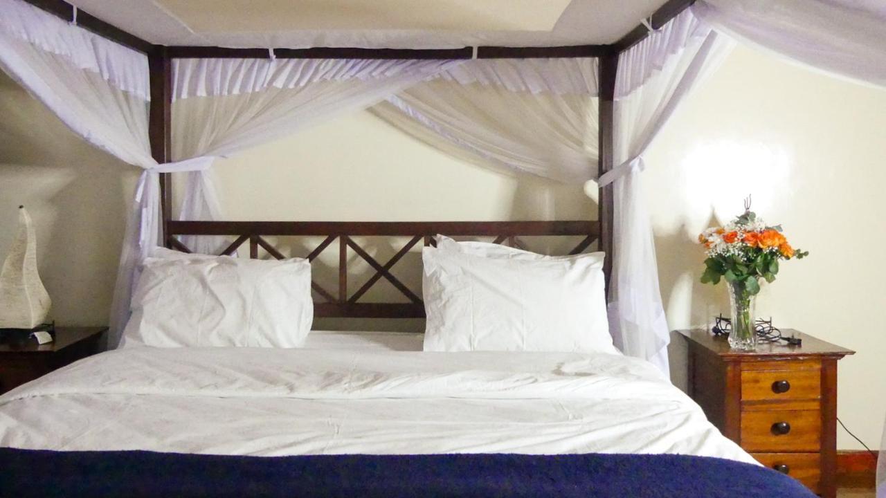 Lantana Gardens Serviced B2 & B8 *