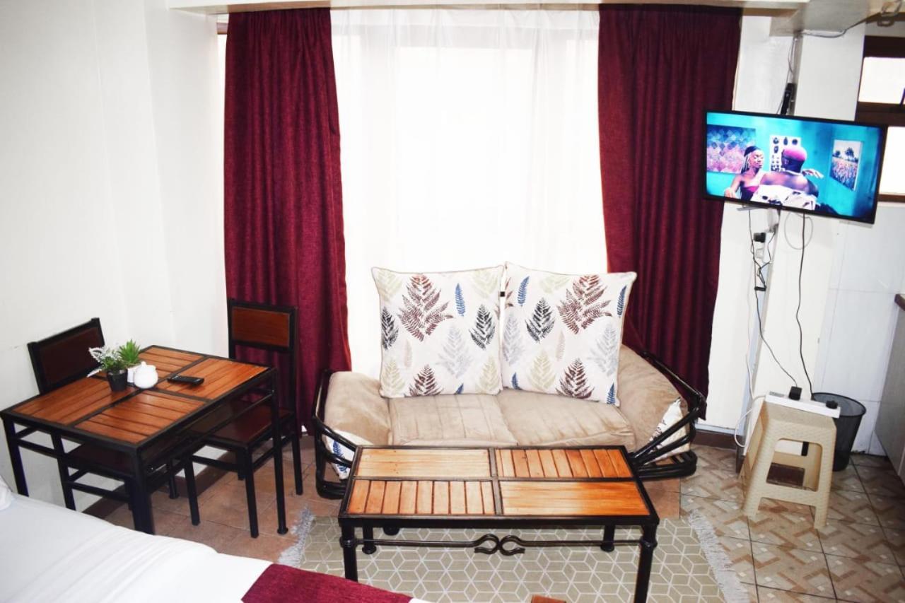 Lux Kipande * Nairobi