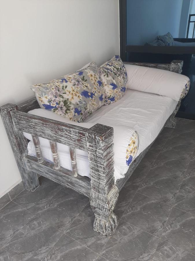 Taji House Resort *