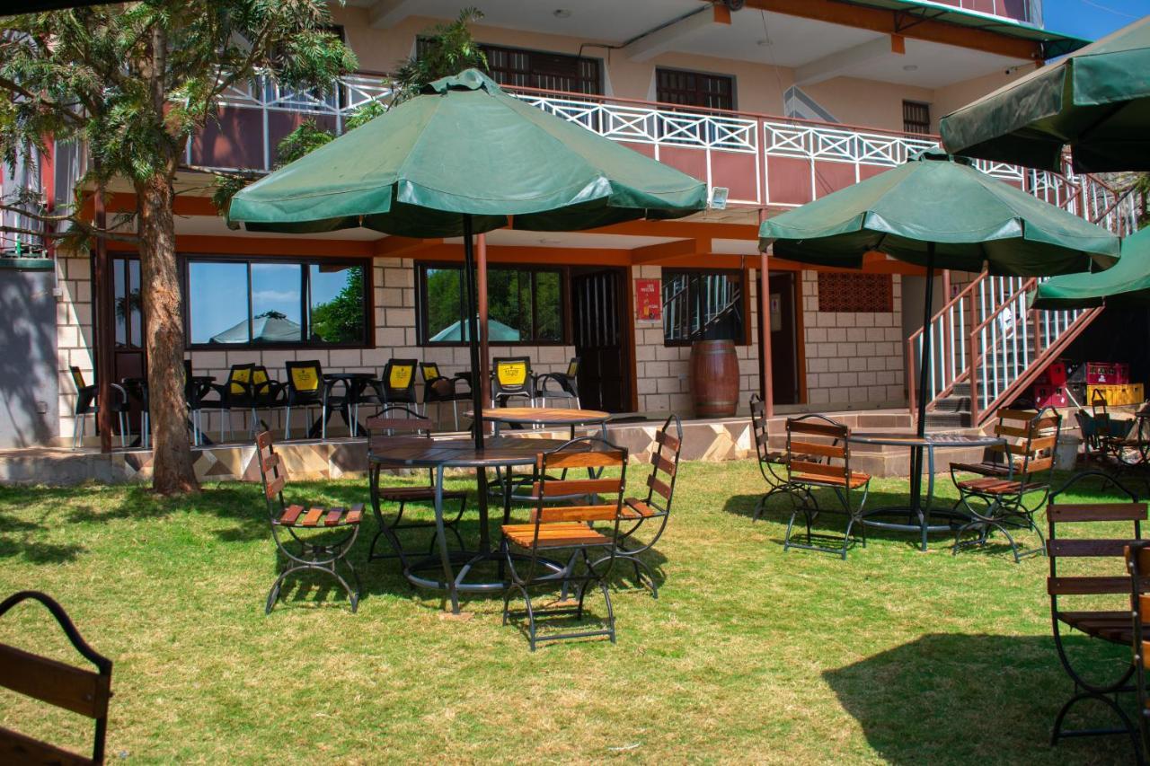 Lulu Ziwani Garden *