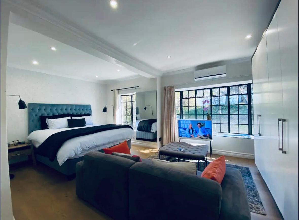 The Labyrinth At Peponi Apartment *