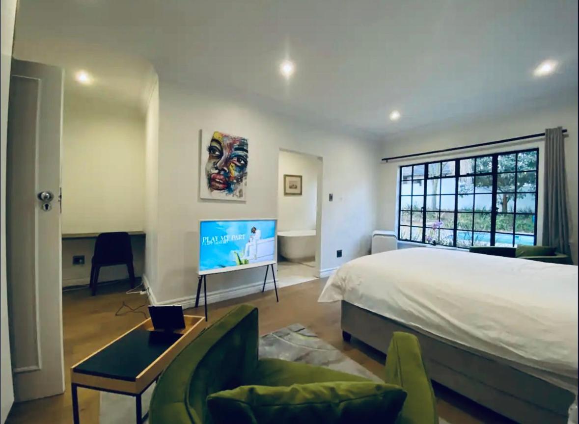The Labyrinth At Peponi Apartment