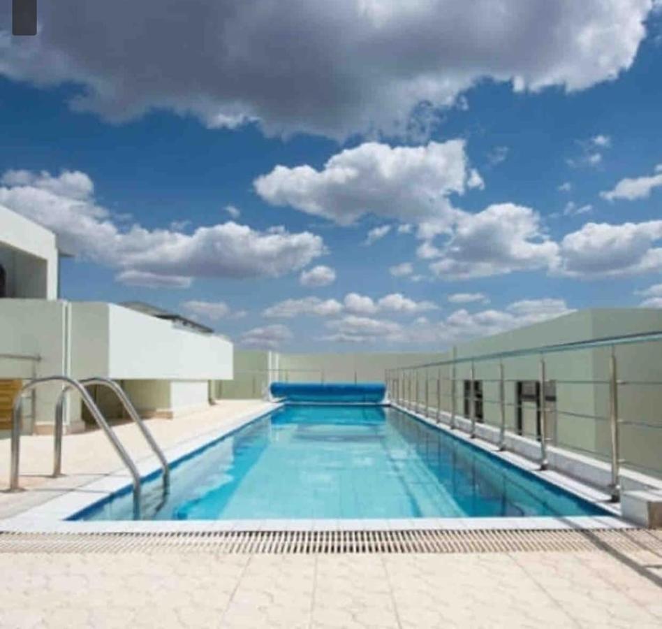 Silverstone Deluxe 1 Bedroom With A View , Gym & Pool - Kilimani