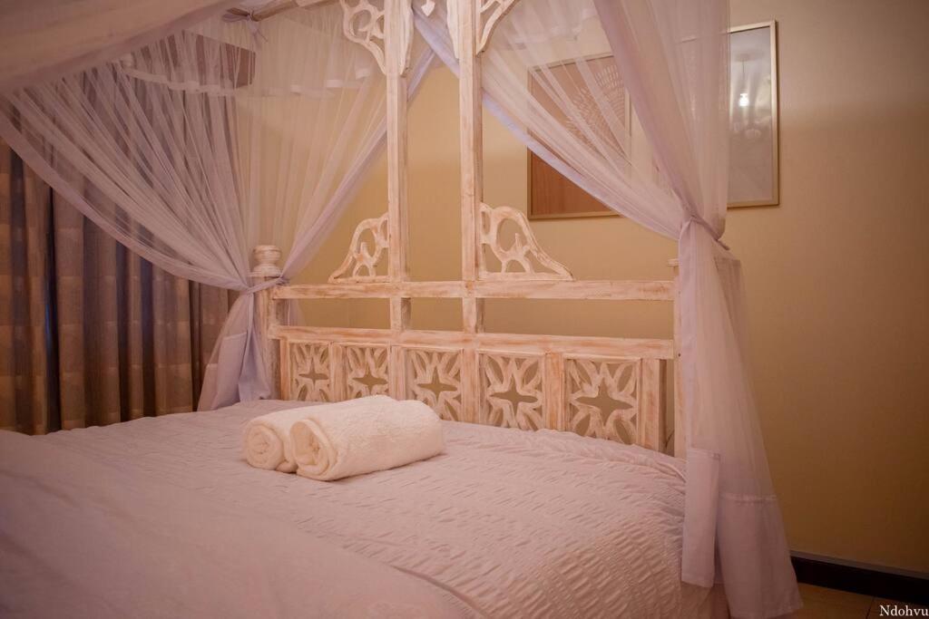 Warm & Cozy 2-br Apartment. 10 Mins From Centre Apartment *