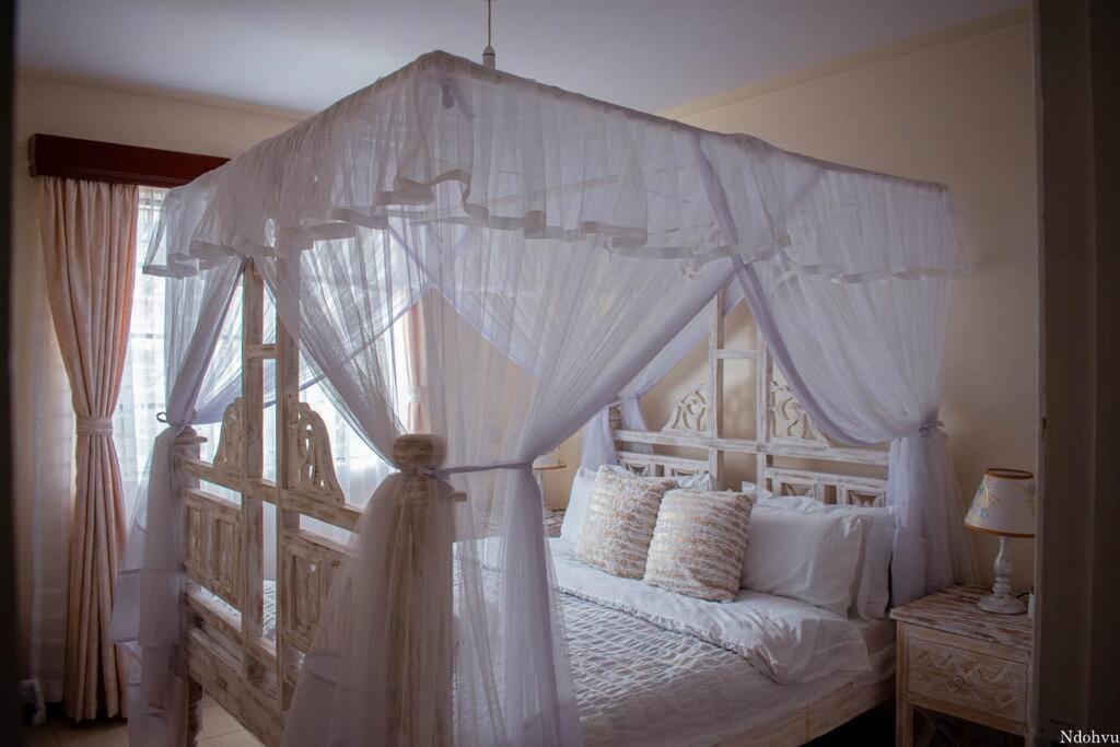 Warm & Cozy 2-br Apartment. 10 Mins From Centre