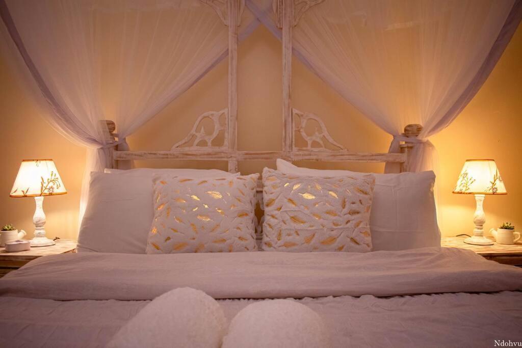 Warm & Cozy 2-br Apartment. 10 Mins From Centre