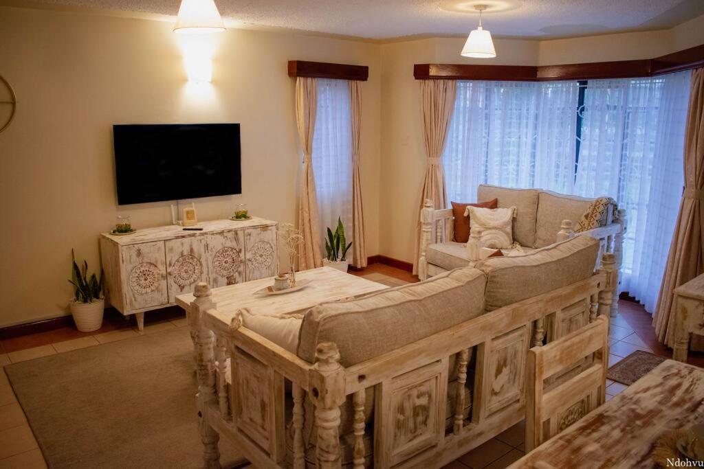 Apartment Warm & Cozy 2-br Apartment. 10 Mins From Centre