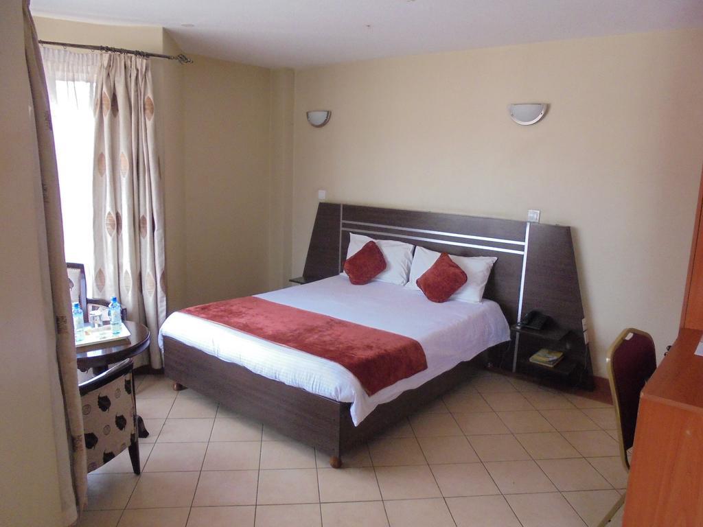 Transit Hotel 3*