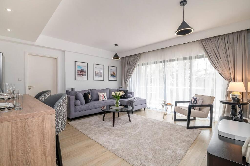 Riverside Square 2 Bedroom By Yourhost,