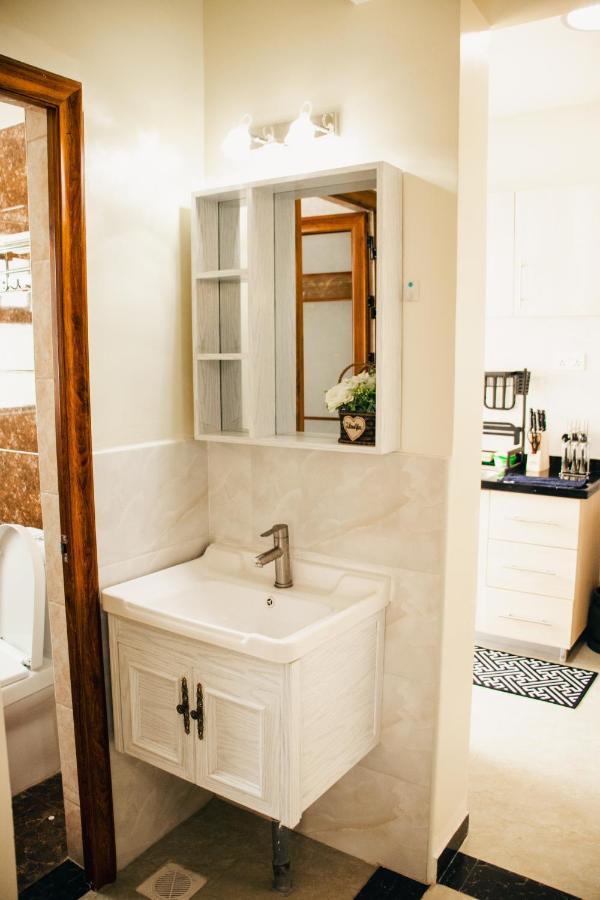 Furnished 2 Bedroom In Kilimani Apartment *