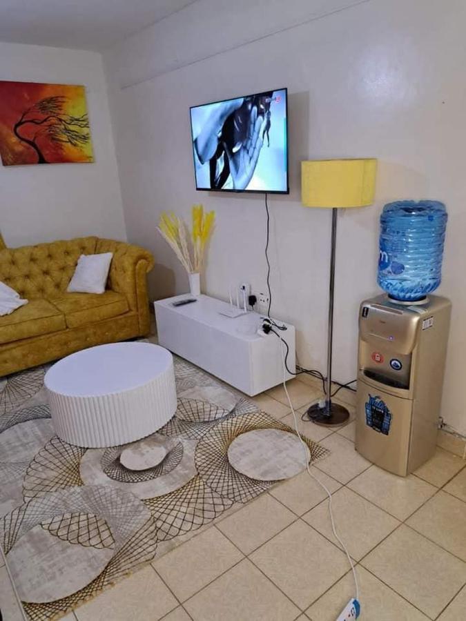 Lux Red Plate Apartment